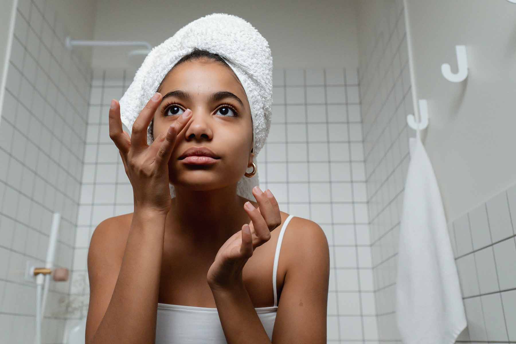 Caring for Sensitive Skin Around the Eyes: Essential Tips Caring for Sensitive Skin Around the Eyes: Essential Tips